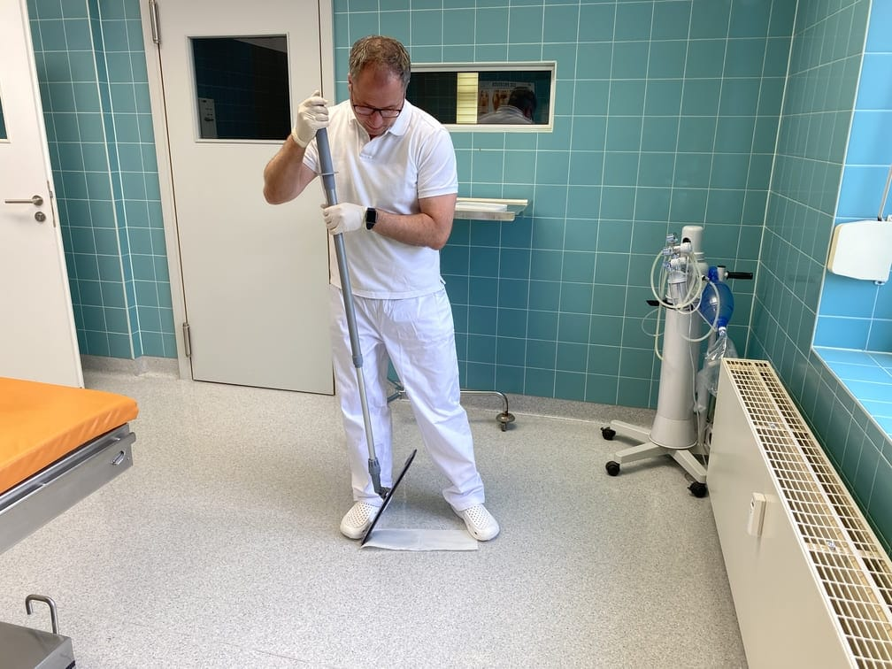 DesiMops floor disinfection in OR